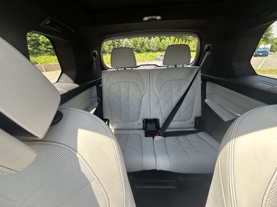 2024 BMW X7 xDrive40i