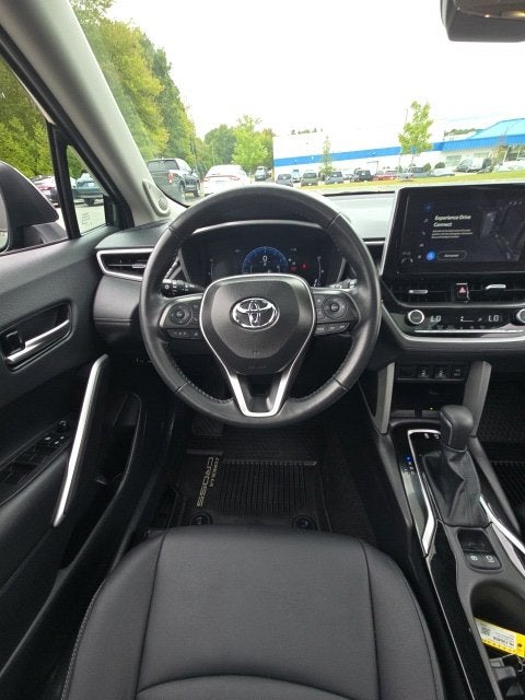 2025 Toyota Corolla Cross XLE