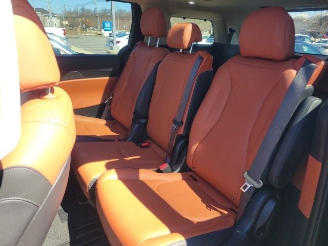 2025 Kia Carnival SX