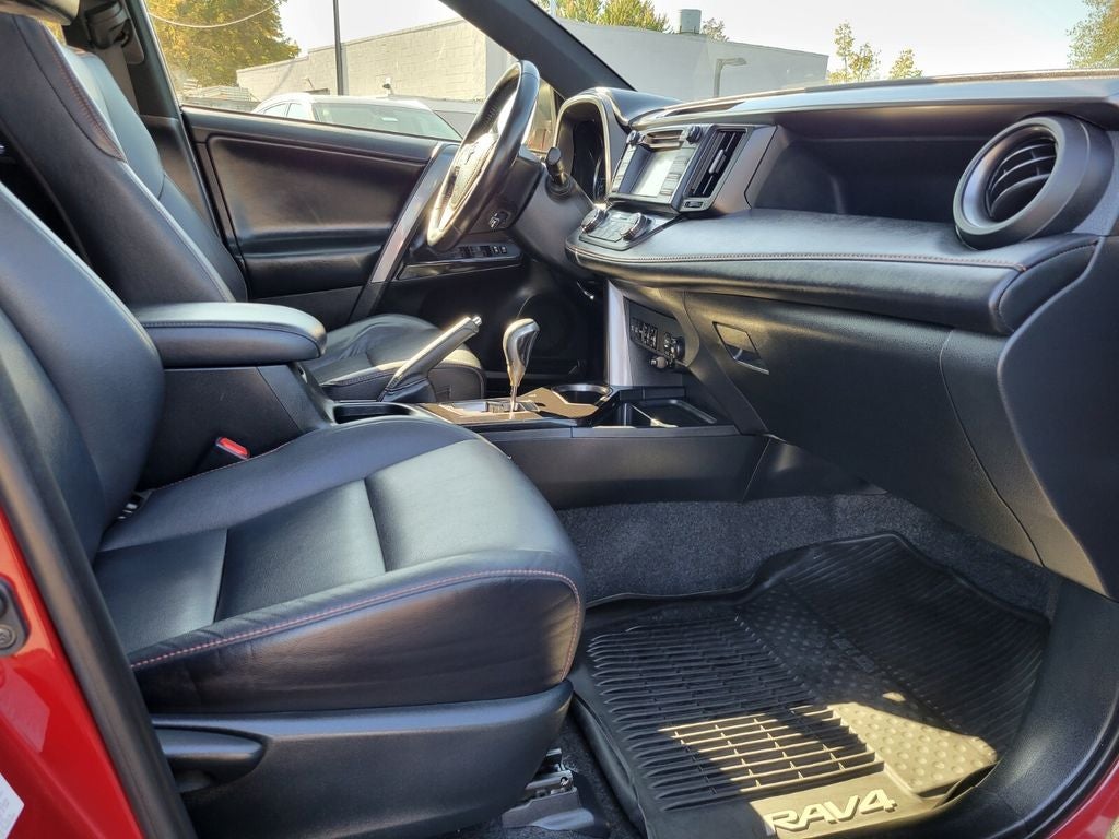 2018 Toyota RAV4 Hybrid SE