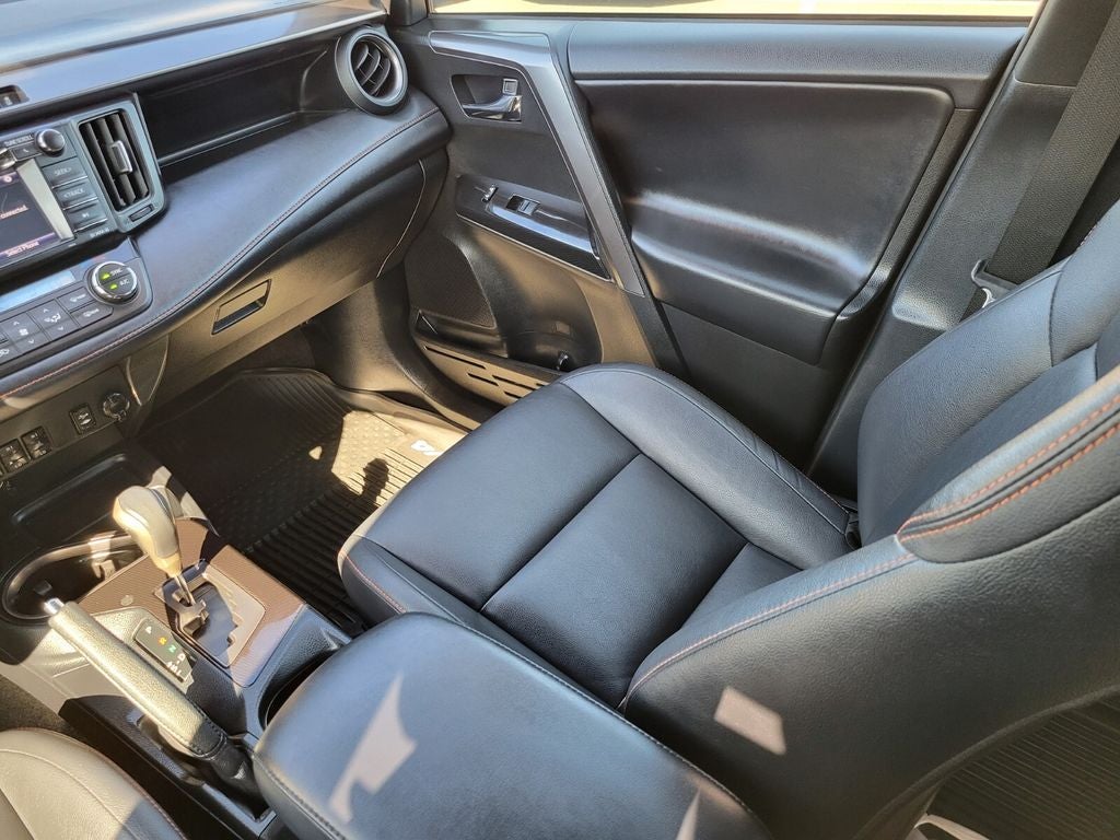 2018 Toyota RAV4 Hybrid SE