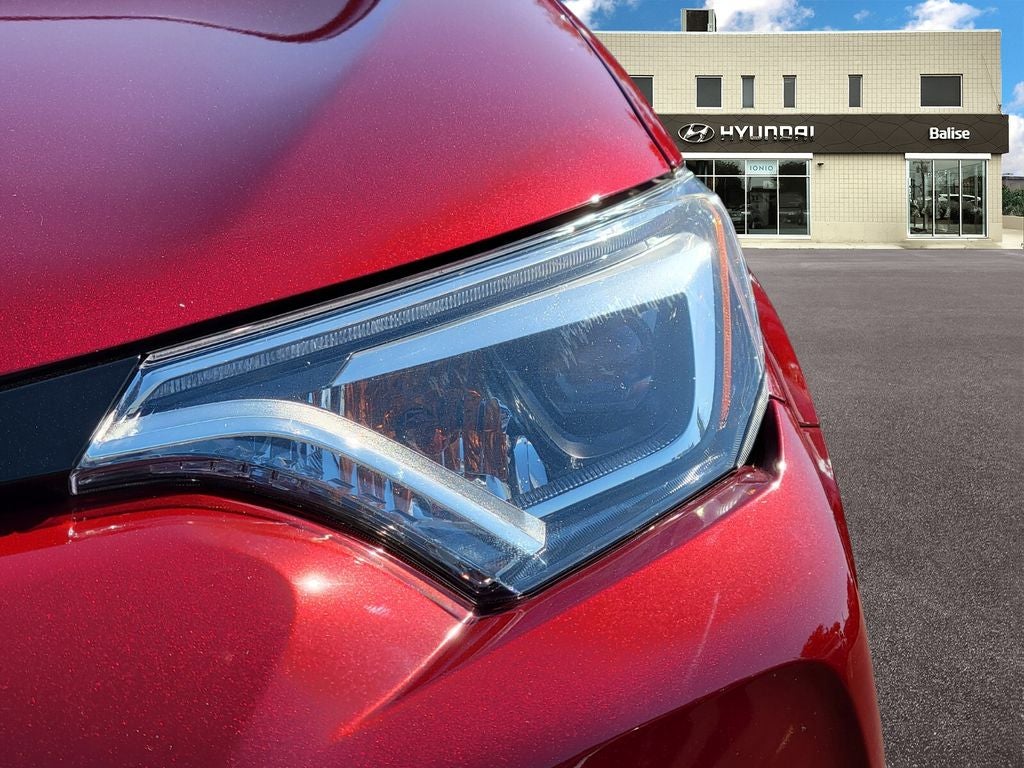 2018 Toyota RAV4 Hybrid SE